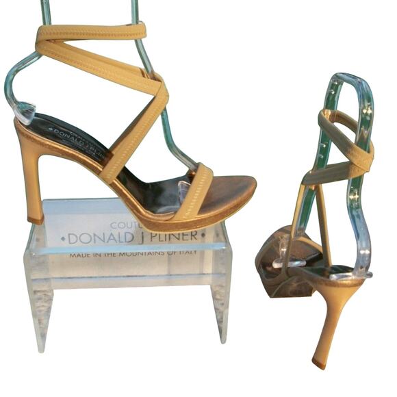 Donald Pliner Tan Beige Crepe Leather New Double Wrap Ankle Strap Shoe $250 NWT - Picture 3 of 4